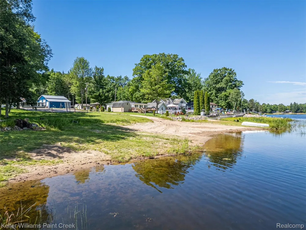 1379 Sioux Street Gladwin City, MI 48624