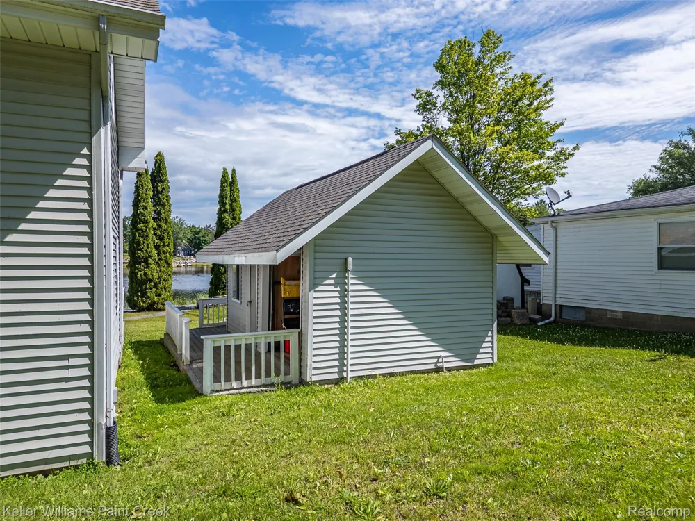 1379 Sioux Street Gladwin City, MI 48624