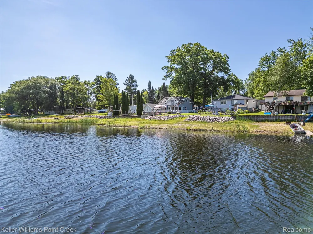 1379 Sioux Street Gladwin City, MI 48624