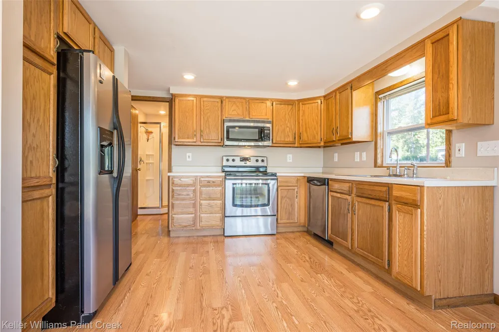 1379 Sioux Street Gladwin City, MI 48624