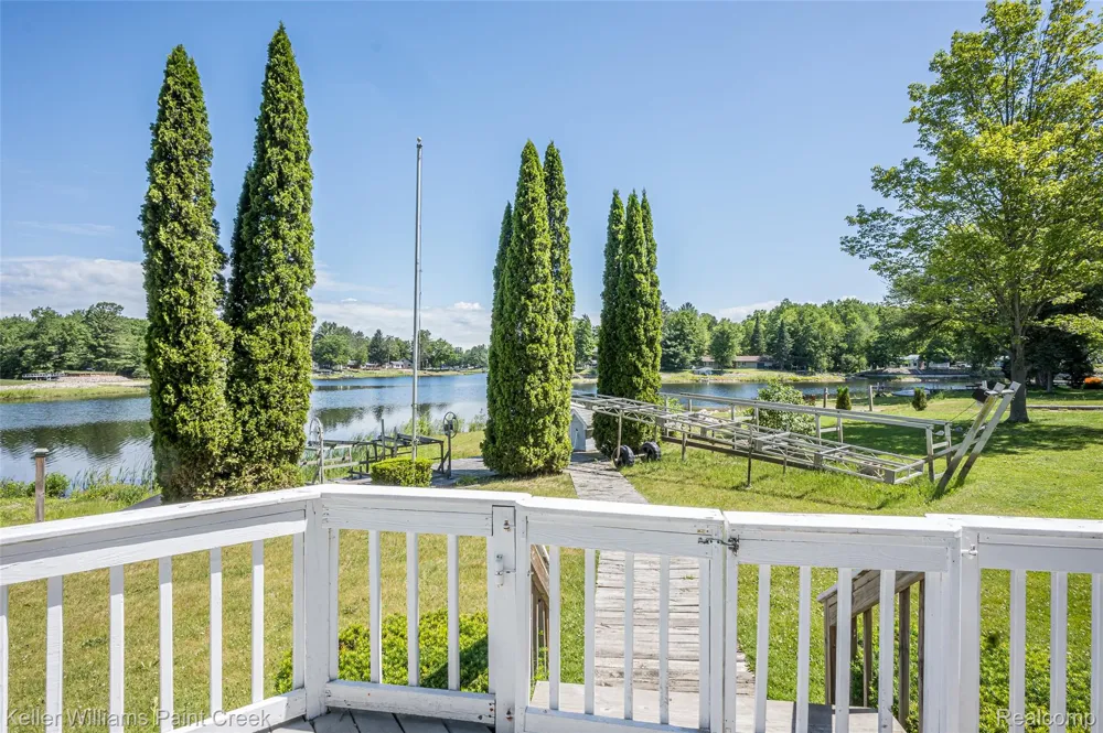 1379 Sioux Street Gladwin City, MI 48624