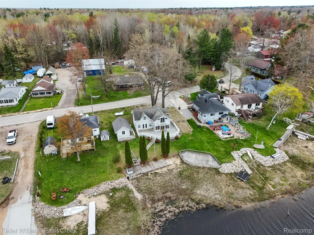 1379 Sioux Street Gladwin City, MI 48624