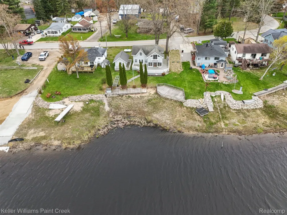 1379 Sioux Street Gladwin City, MI 48624