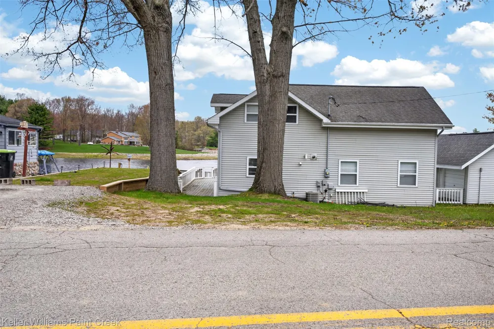 1379 Sioux Street Gladwin City, MI 48624