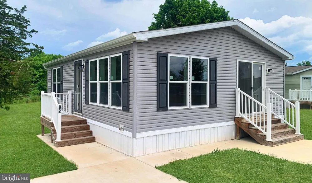 92 FLORENCE DRIVE Elizabethtown, PA 17022