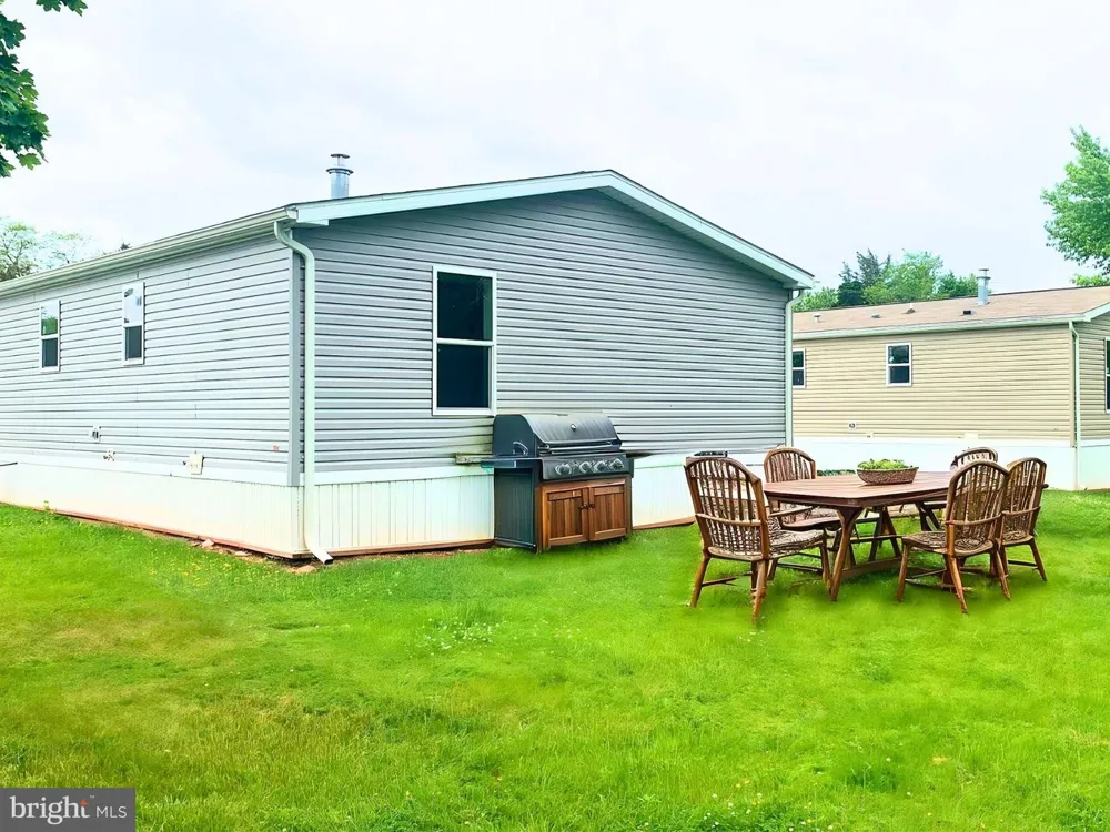 92 FLORENCE DRIVE Elizabethtown, PA 17022