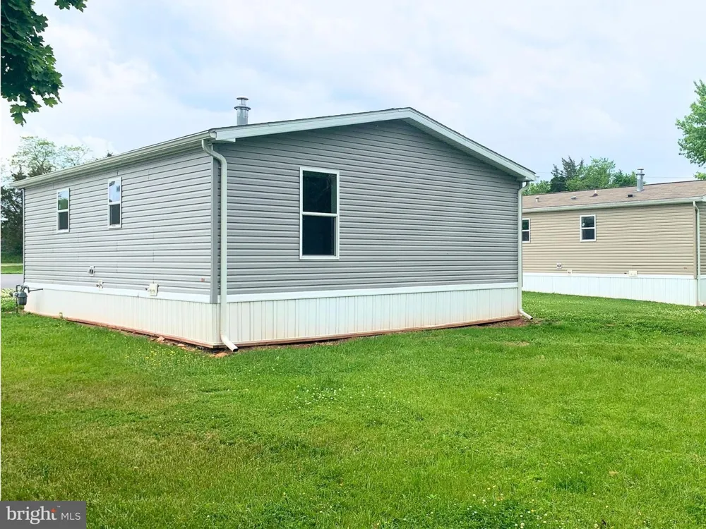 92 FLORENCE DRIVE Elizabethtown, PA 17022