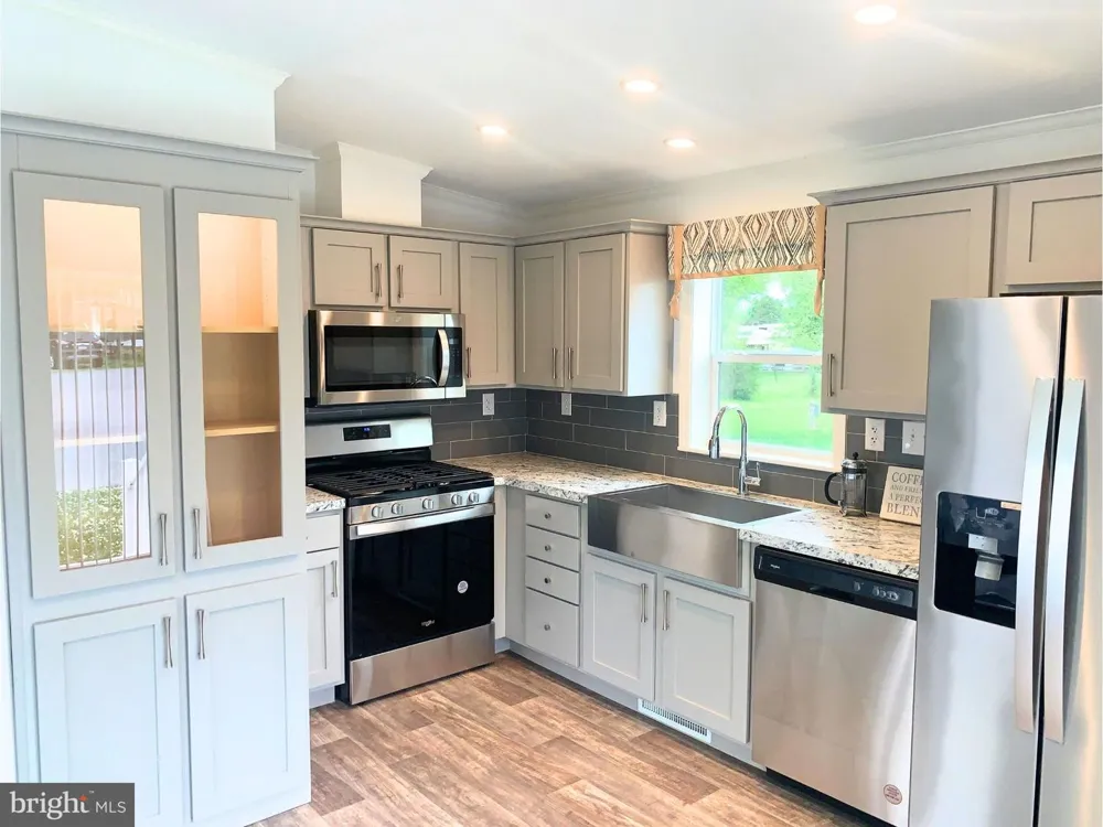 92 FLORENCE DRIVE Elizabethtown, PA 17022