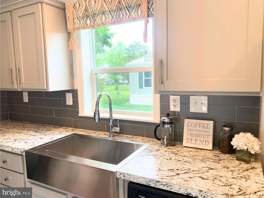 92 FLORENCE DRIVE Elizabethtown, PA 17022