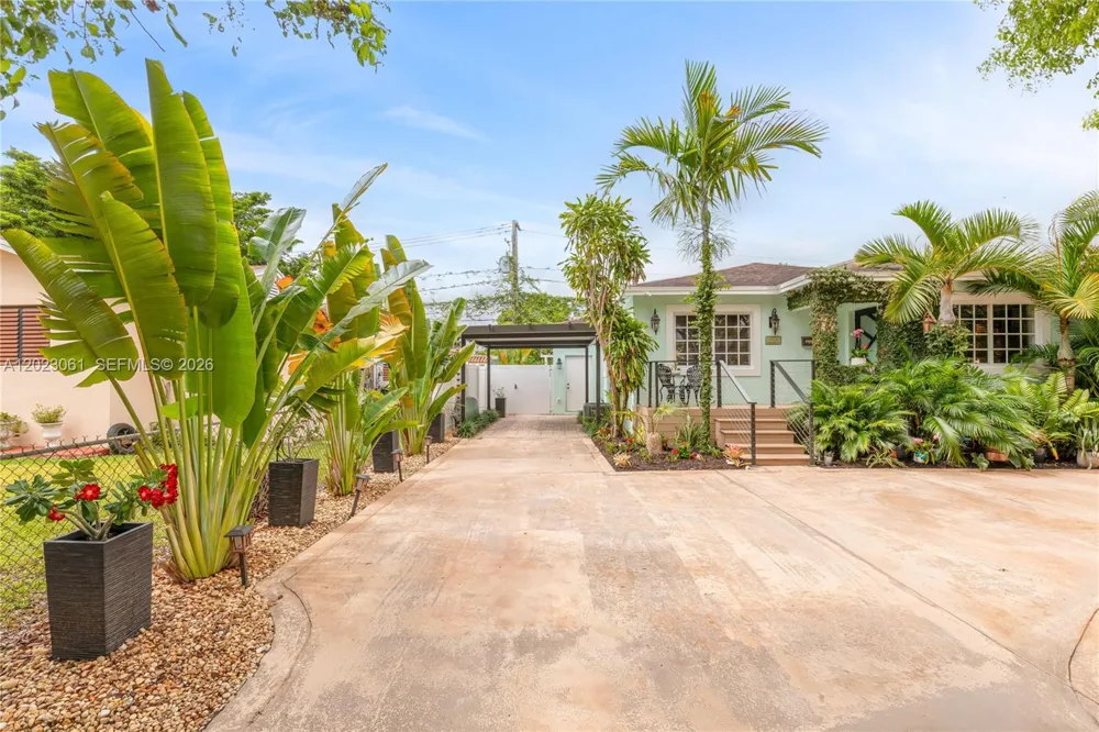 6520 SW 16th Ter West Miami, FL 33155
