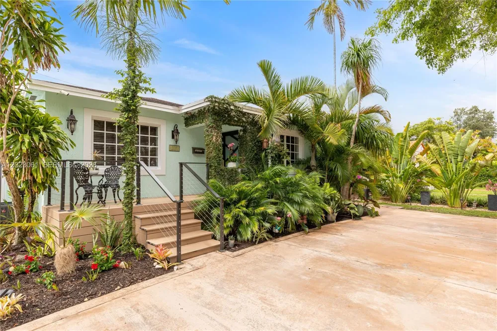 6520 SW 16th Ter West Miami, FL 33155