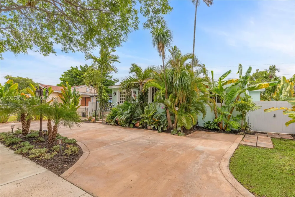 6520 SW 16th Ter West Miami, FL 33155