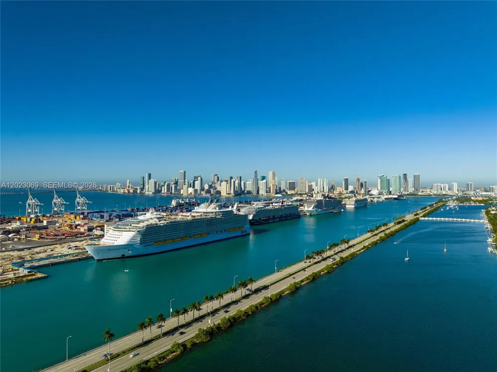 36 Star Island Dr Miami Beach, FL 33139