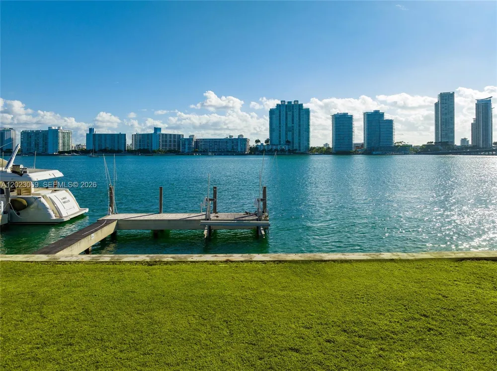 36 Star Island Dr Miami Beach, FL 33139