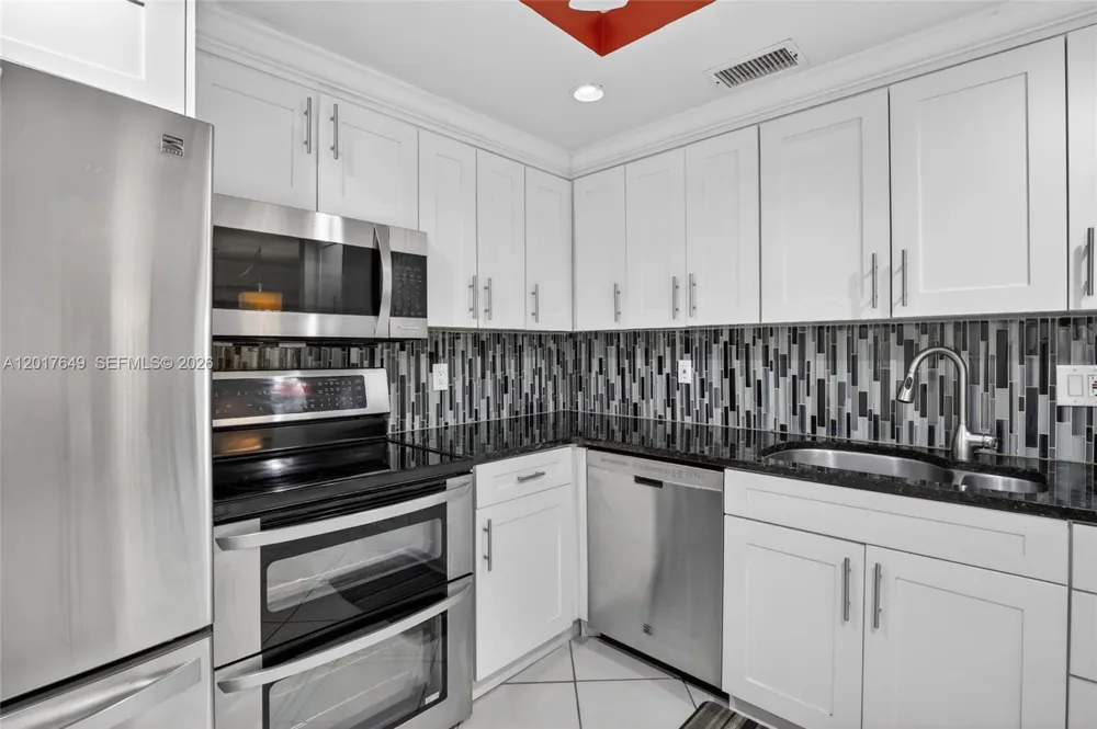 6600 Cypress Rd #504 Plantation, FL 33317