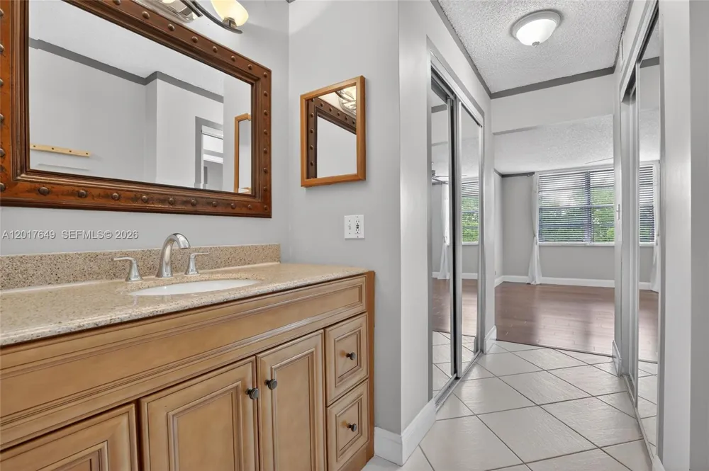 6600 Cypress Rd #504 Plantation, FL 33317
