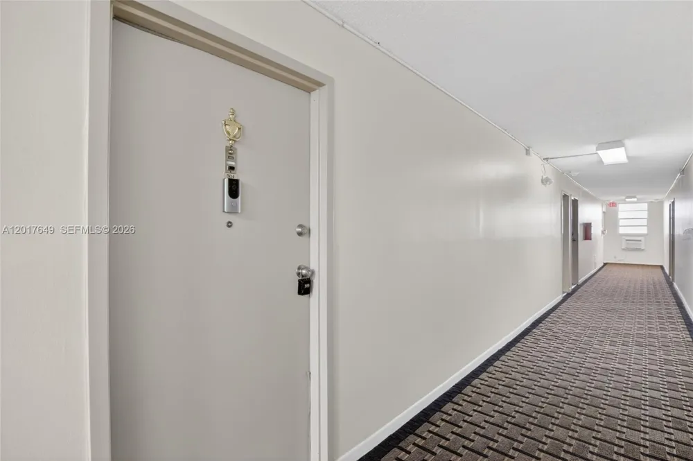 6600 Cypress Rd #504 Plantation, FL 33317