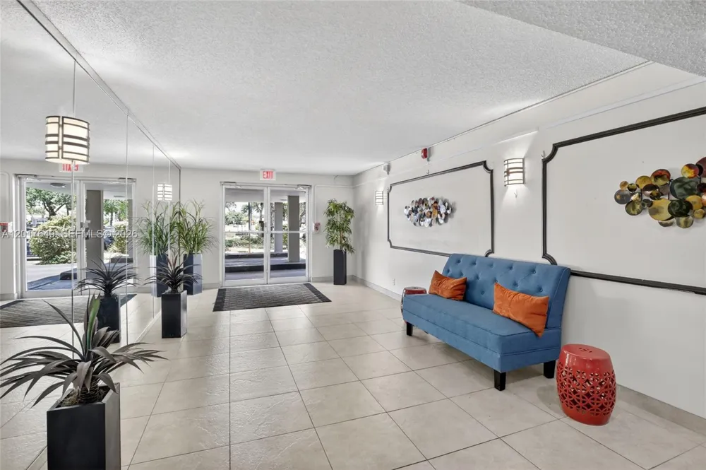 6600 Cypress Rd #504 Plantation, FL 33317