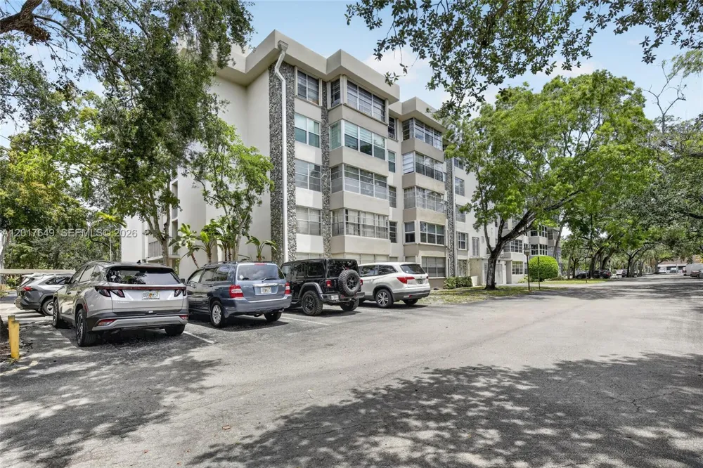 6600 Cypress Rd #504 Plantation, FL 33317