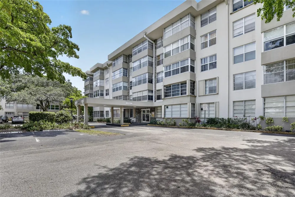 6600 Cypress Rd #504 Plantation, FL 33317