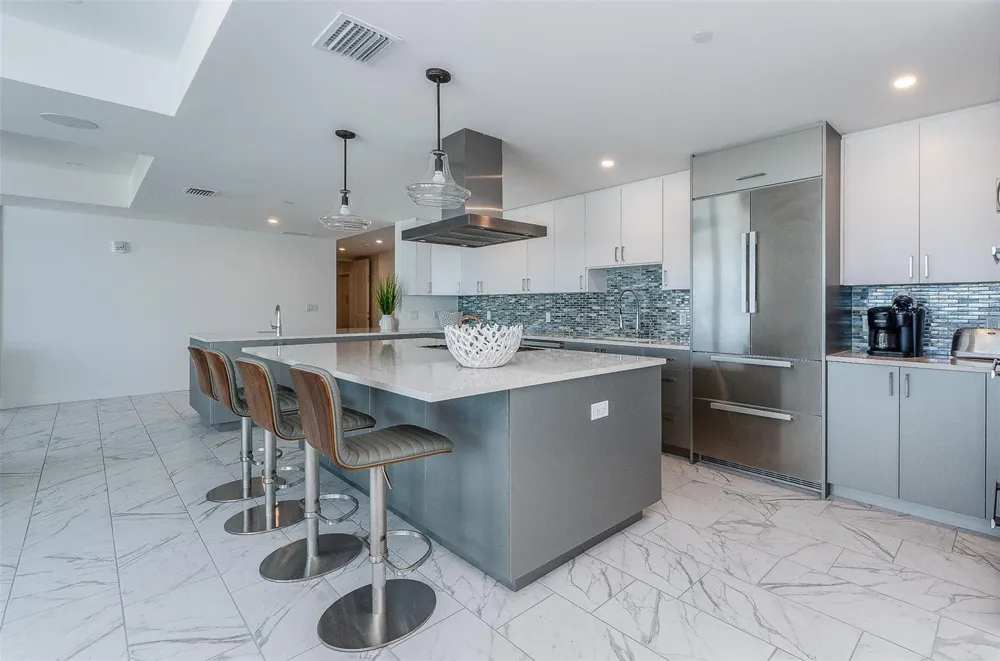 15 AVALON STREET #401 Clearwater Beach, FL 33767