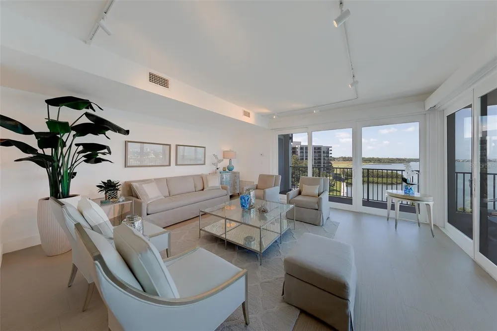 8 BELLEVIEW BOULEVARD #507 Belleair, FL 33756