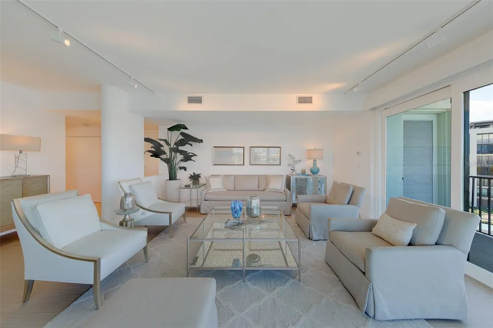 8 BELLEVIEW BOULEVARD #507 Belleair, FL 33756