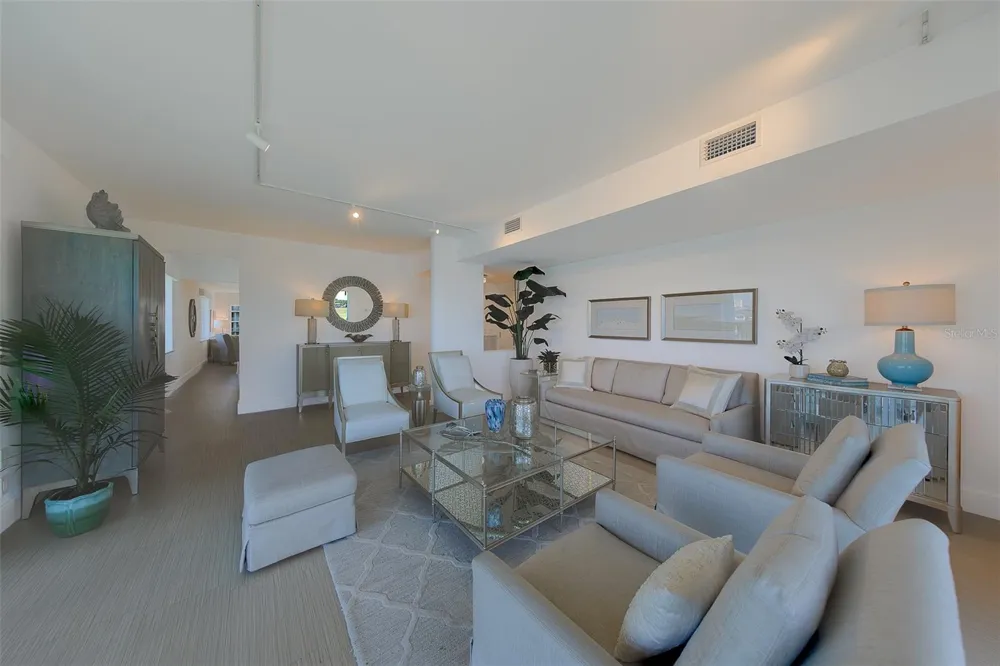 8 BELLEVIEW BOULEVARD #507 Belleair, FL 33756