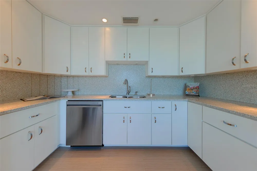 8 BELLEVIEW BOULEVARD #507 Belleair, FL 33756