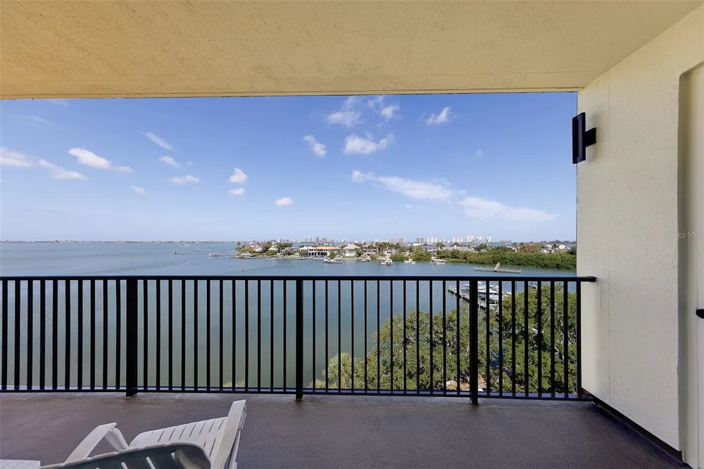 8 BELLEVIEW BOULEVARD #507 Belleair, FL 33756