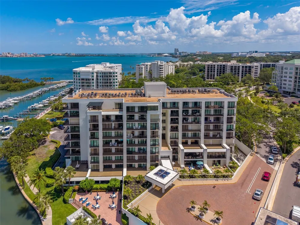 8 BELLEVIEW BOULEVARD #507 Belleair, FL 33756