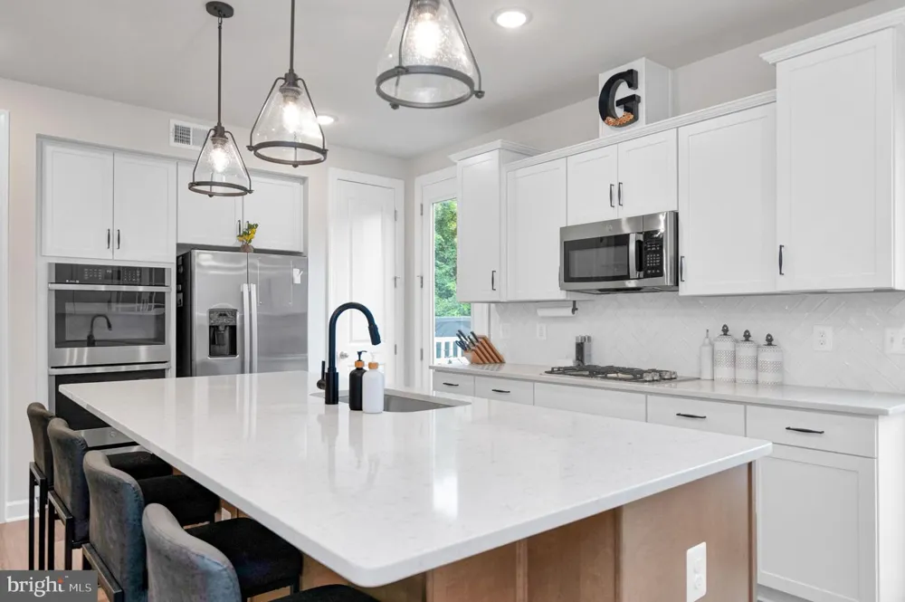 7203 MOUNTAINEER DRIVE Alexandria, VA 22306
