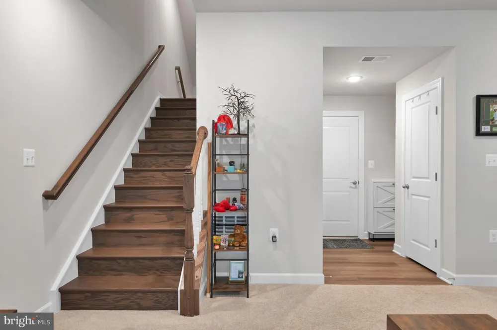 7203 MOUNTAINEER DRIVE Alexandria, VA 22306