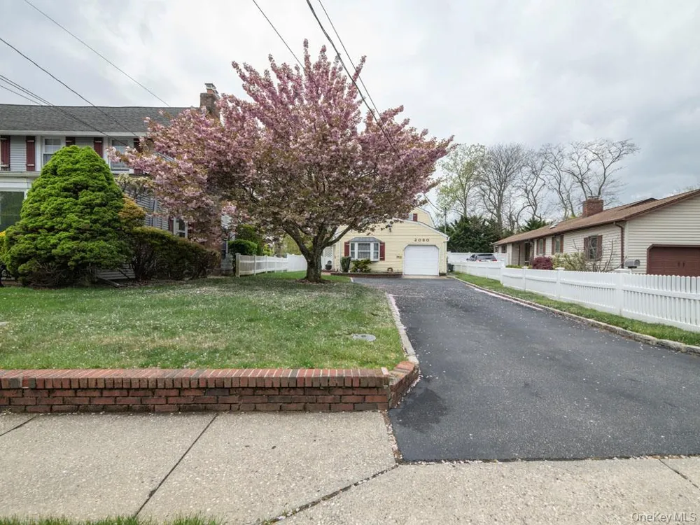 2080 Seamans Neck Road Seaford, NY 11783