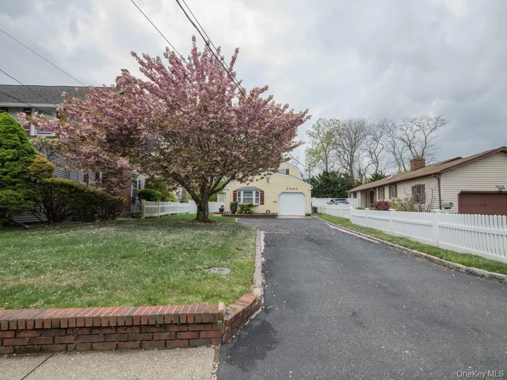 2080 Seamans Neck Road Seaford, NY 11783