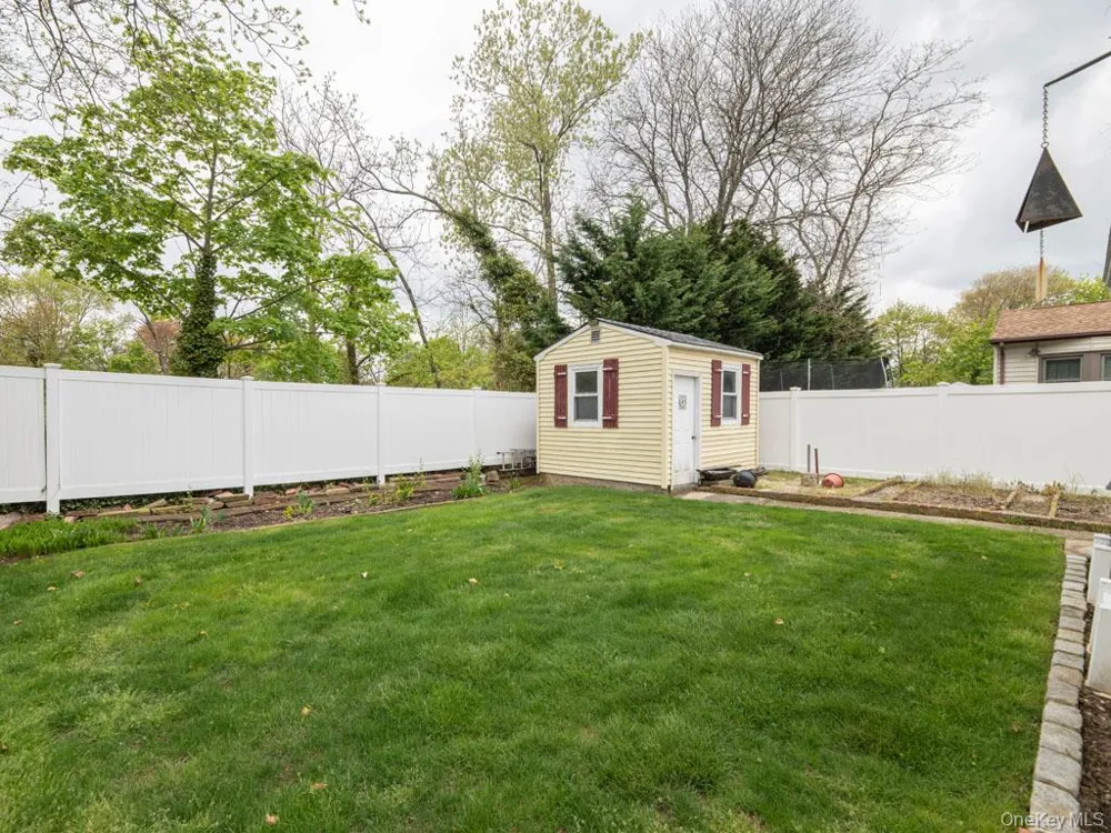 2080 Seamans Neck Road Seaford, NY 11783