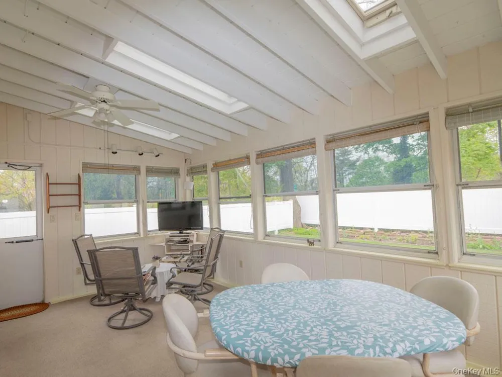 2080 Seamans Neck Road Seaford, NY 11783
