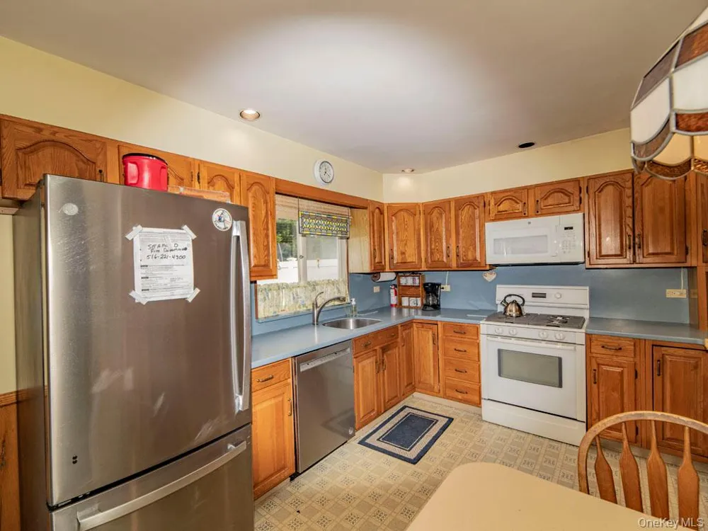 2080 Seamans Neck Road Seaford, NY 11783