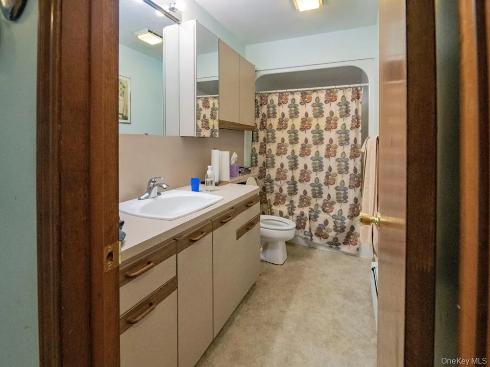 2080 Seamans Neck Road Seaford, NY 11783