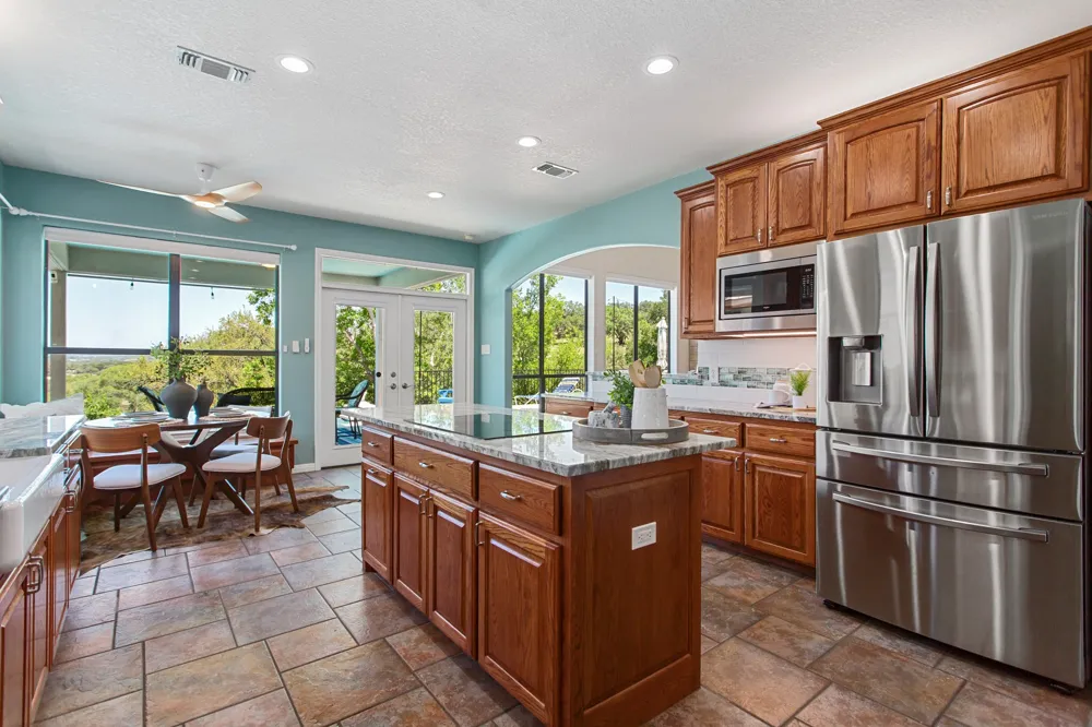 1121 Kings Cove Drive Canyon Lake, TX 78133