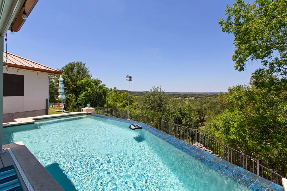 1121 Kings Cove Drive Canyon Lake, TX 78133
