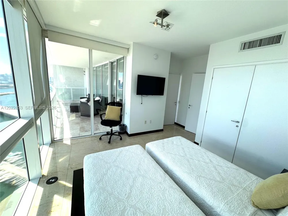 450 Alton Rd #3505 Miami Beach, FL 33139