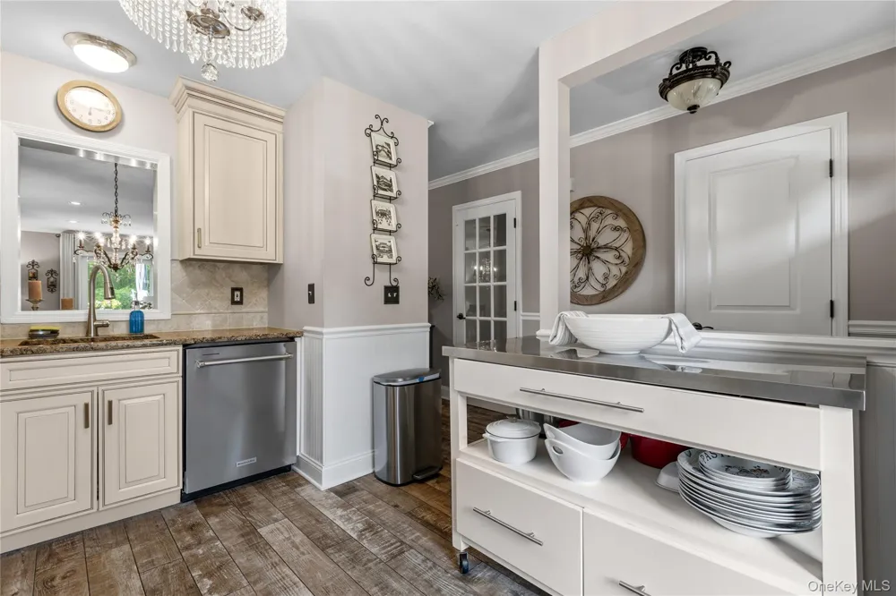 204 Twin Brook Court Carmel, NY 10512