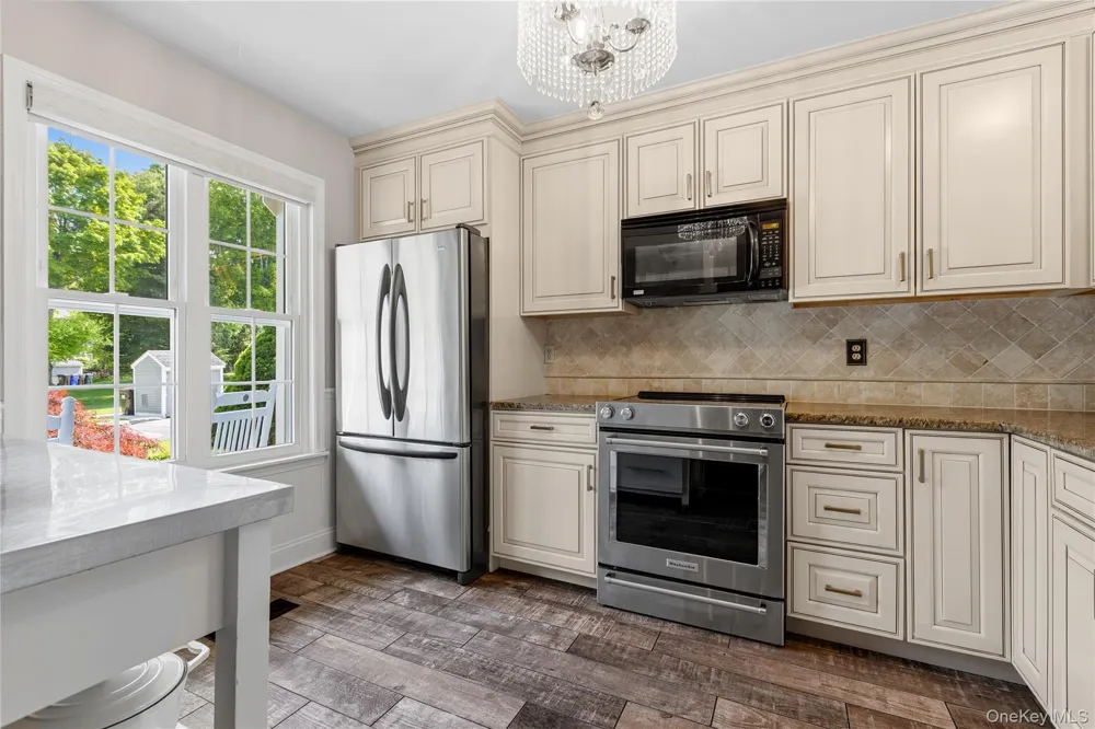 204 Twin Brook Court Carmel, NY 10512