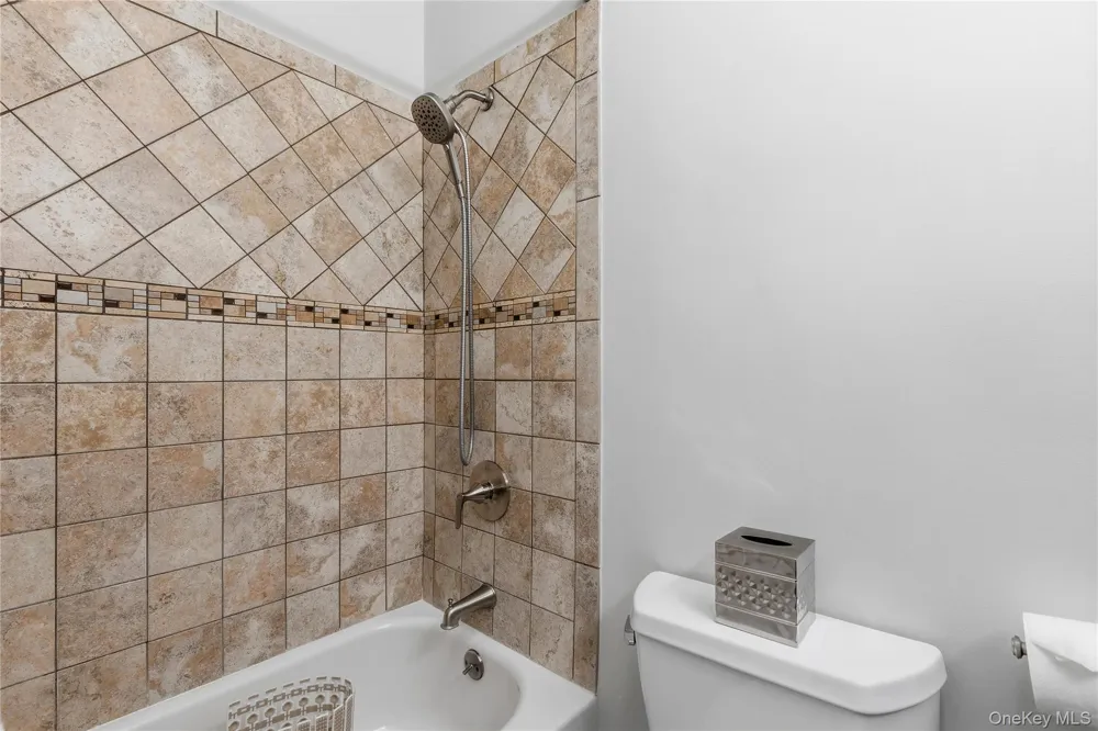 204 Twin Brook Court Carmel, NY 10512