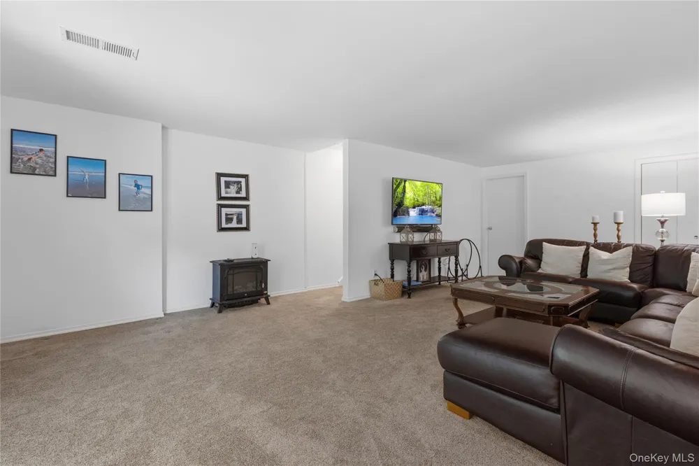 204 Twin Brook Court Carmel, NY 10512