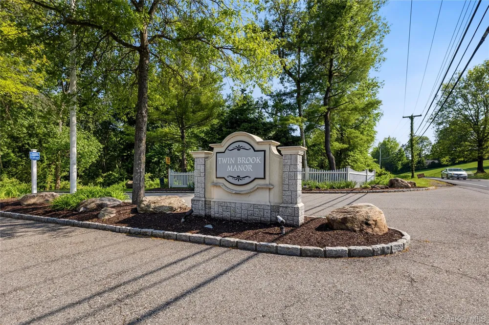 204 Twin Brook Court Carmel, NY 10512