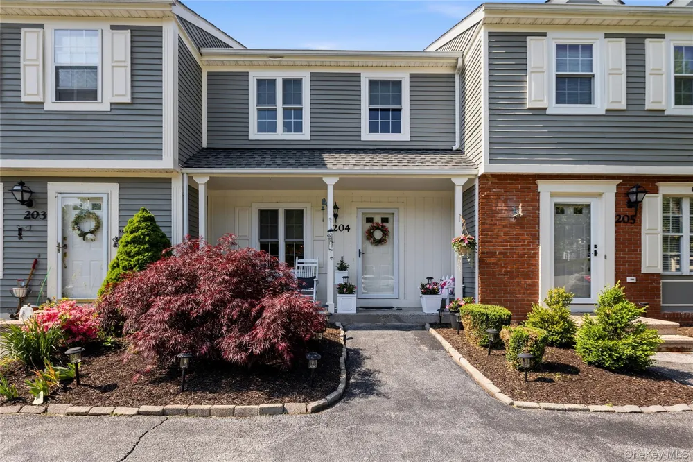 204 Twin Brook Court Carmel, NY 10512