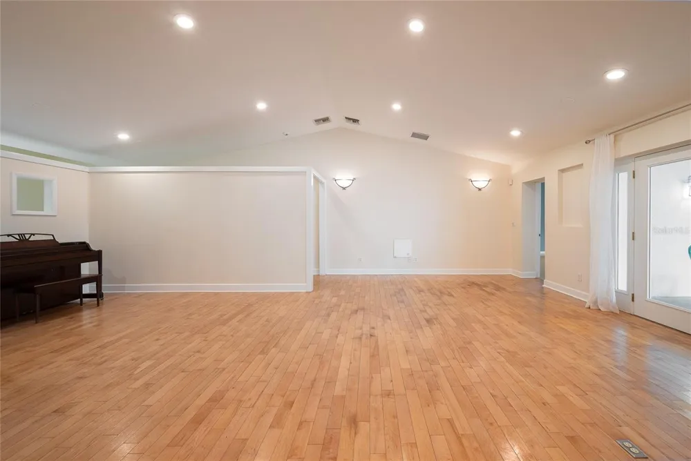 1015 VENETIAN AVENUE Orlando, FL 32804