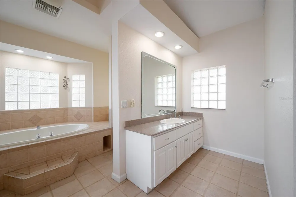 1015 VENETIAN AVENUE Orlando, FL 32804
